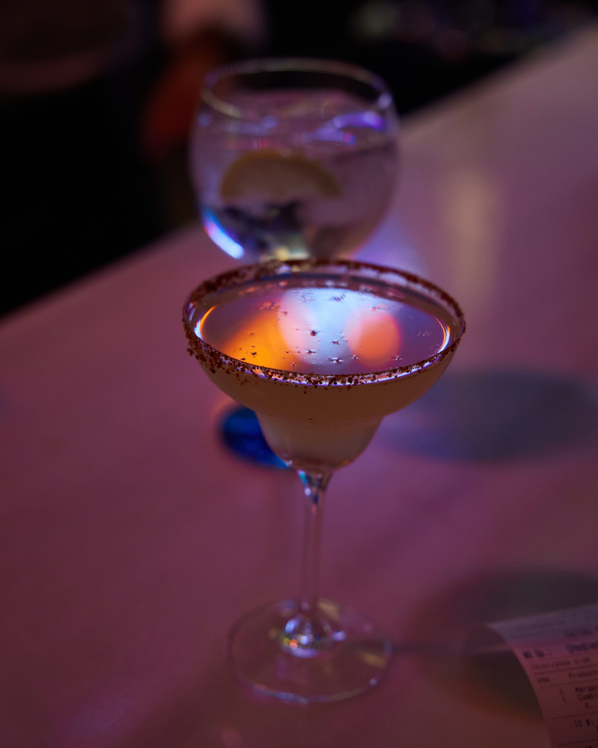 Cocktails artesanos y copas